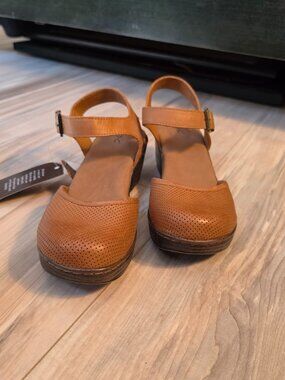Born Stone Leather Shoes